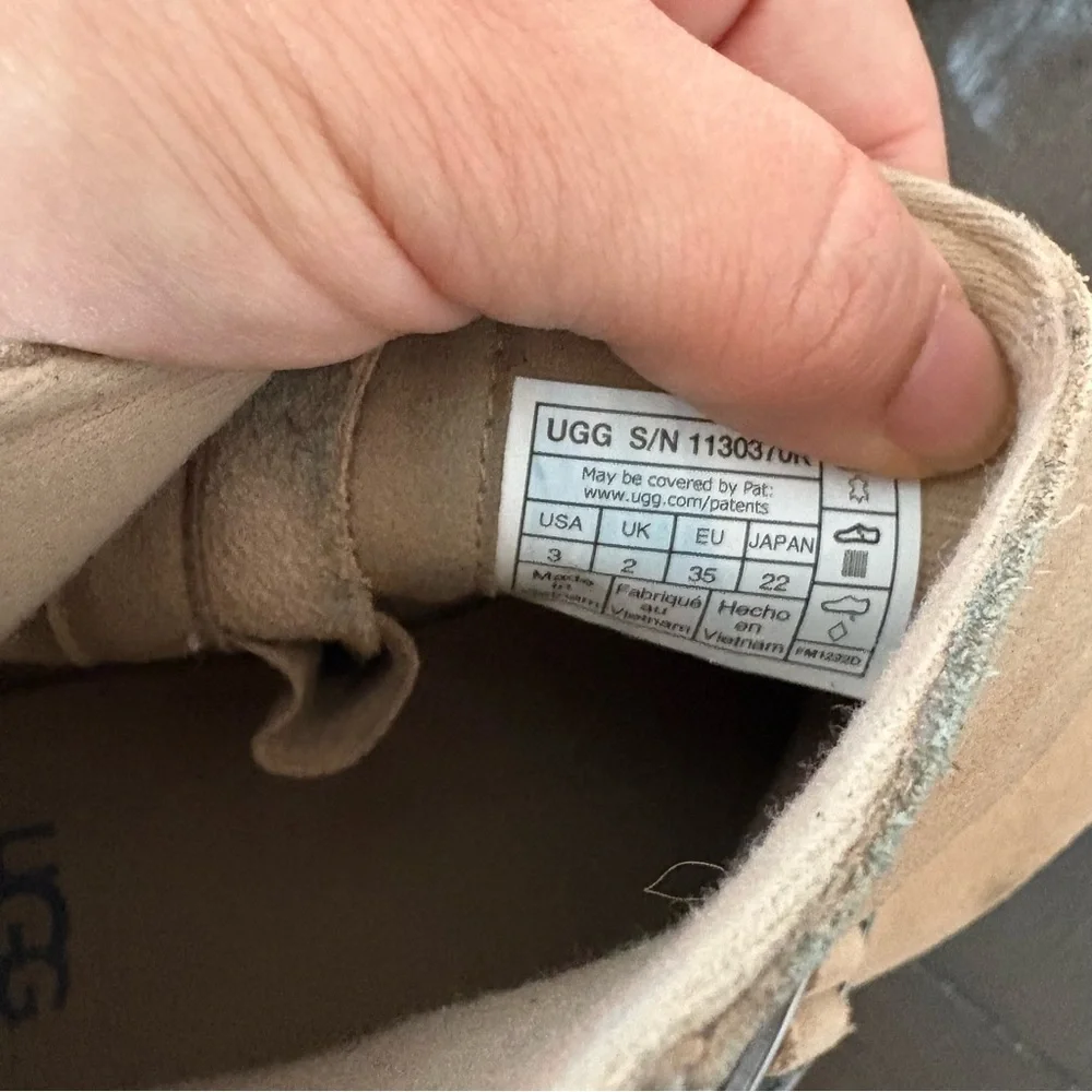 Ugg Ashton Short Weather Boot‎ Boots Tan Suede Buckle Beige Size 3 Kids Unisex
